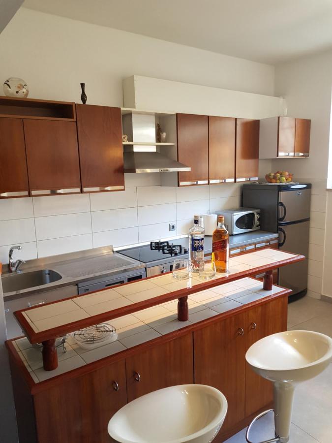 Apartment Centar אומיס מראה חיצוני תמונה