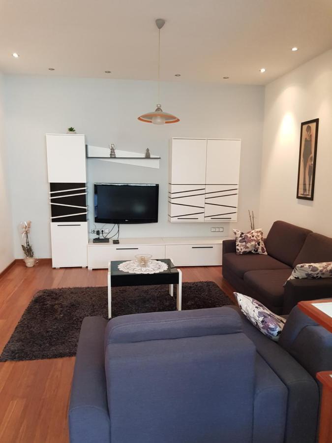 Apartment Centar אומיס מראה חיצוני תמונה